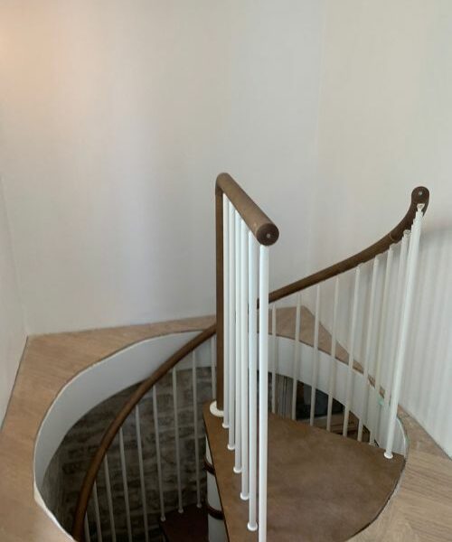 escalier bois et métal sur mesure installé à Paris